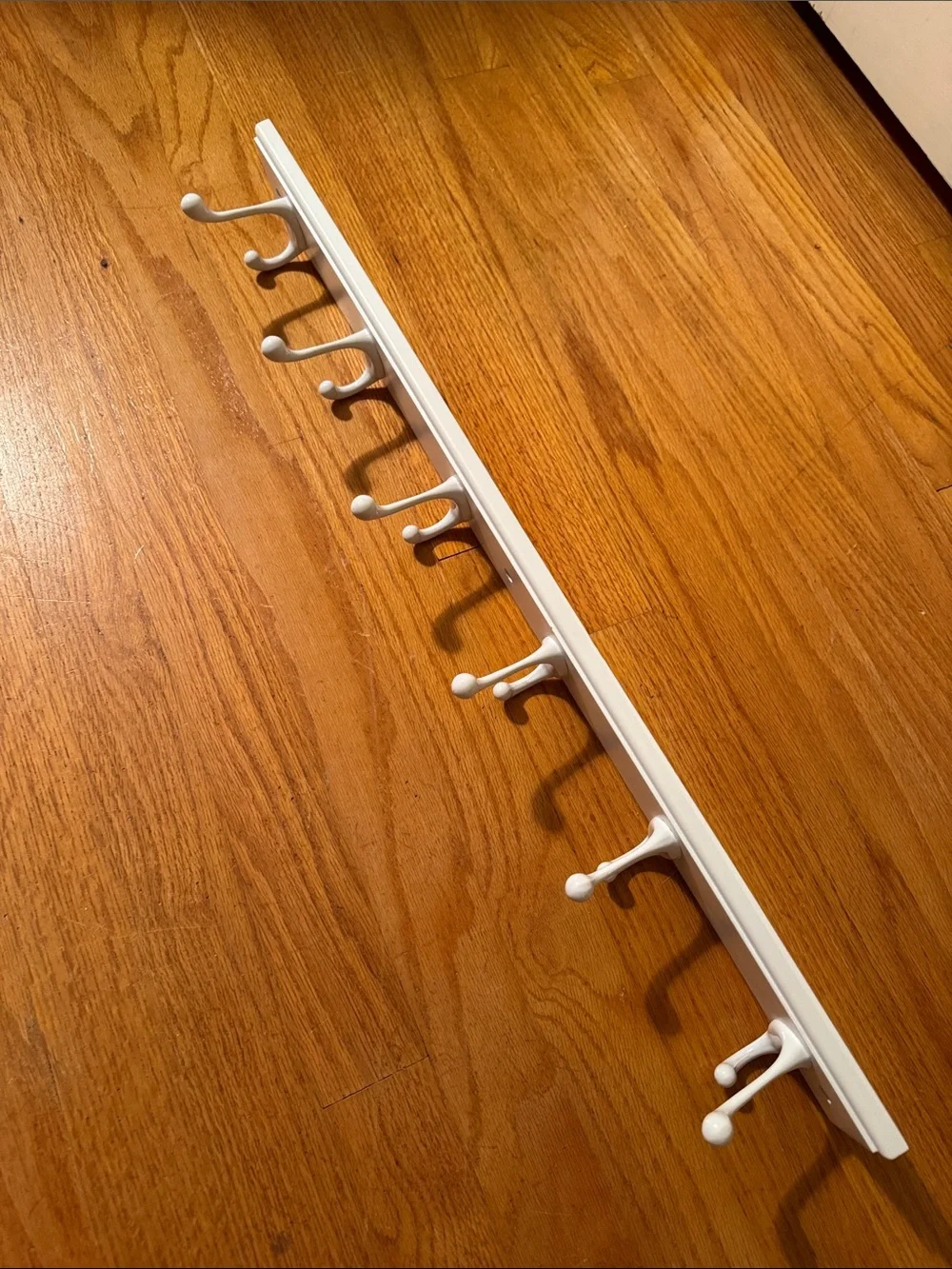 27'' White 6 Hook Rail with 6 Heavy Duty Coat and Hat Hooks